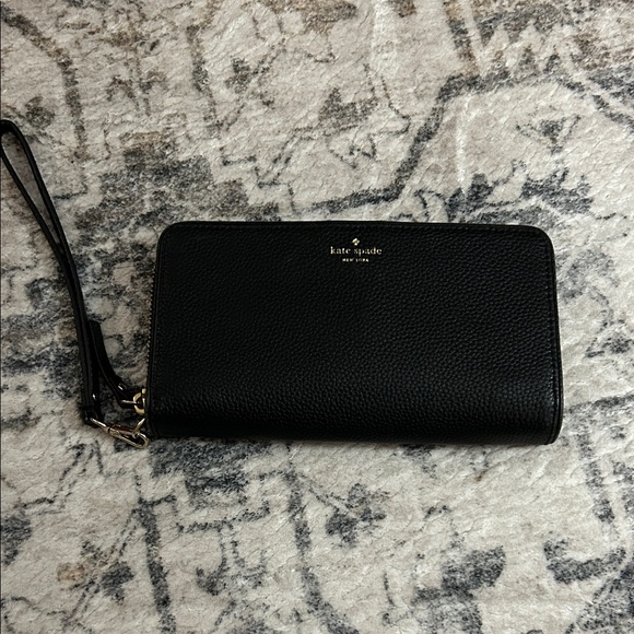kate spade Handbags - kate spade Black Pebbled Leather Zip Wristlet